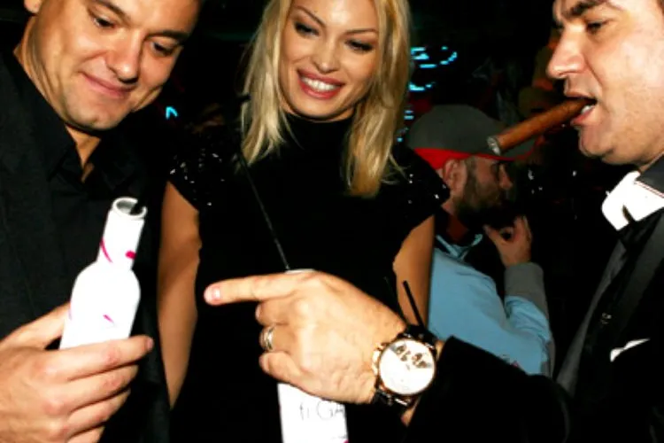 Cristian Boureanu a povestit cum a aflat că nașul de cununie i-a ”furat” inima soției: ”M-a scos la o cafea să-mi spună”   