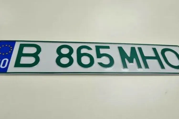 De astăzi se eliberează numere verzi de înmatriculare pentru mașinile electrice din România