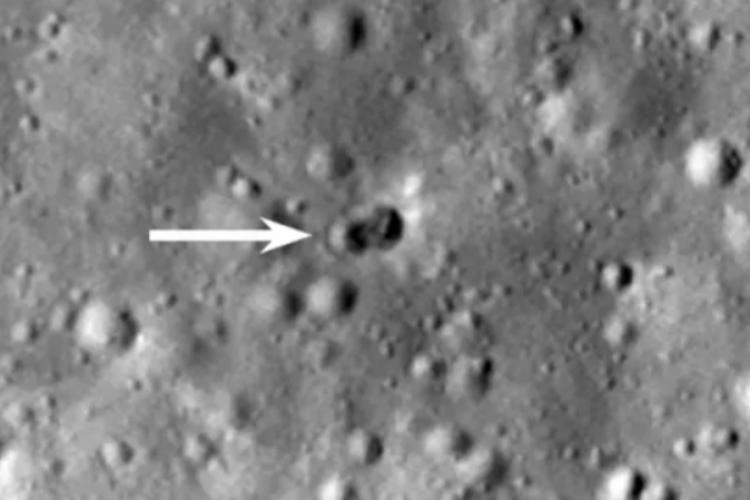FOTO - Un „corp misterios de rachetă” s-a prăbușit pe Lună și a făcut un „crater dublu”. Nimeni nu știe de unde provine
