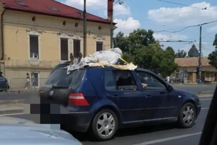 La plimbare cu un „cadavru” pe mașină. Mai mulţi tineri i-au pus pe jar pe poliţişti