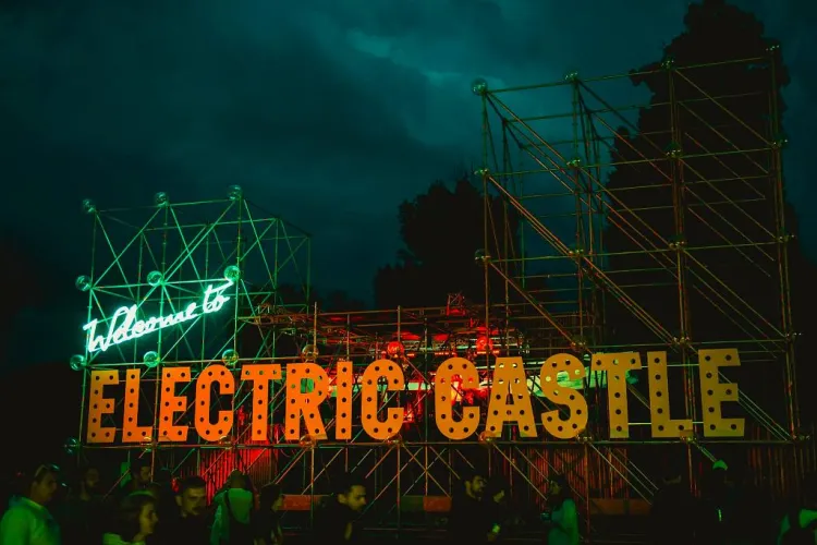 Mai sunt 6 zile până la Electric Castle! Vezi detaliile despre intrarea, cazarea și transportul de la/dinspre festival