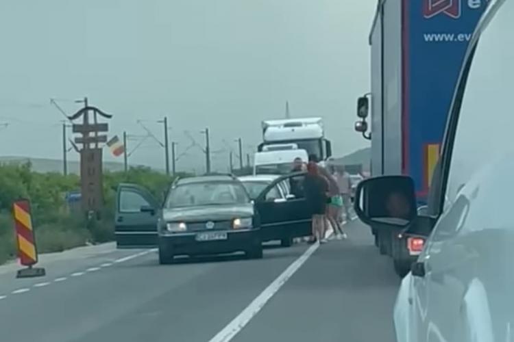 VIDEO. Incident grav în Cluj. Amenințări cu toporul după o șicanare în trafic