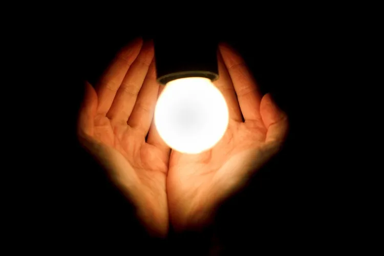 10 moduri pentru a economisi energie electrică