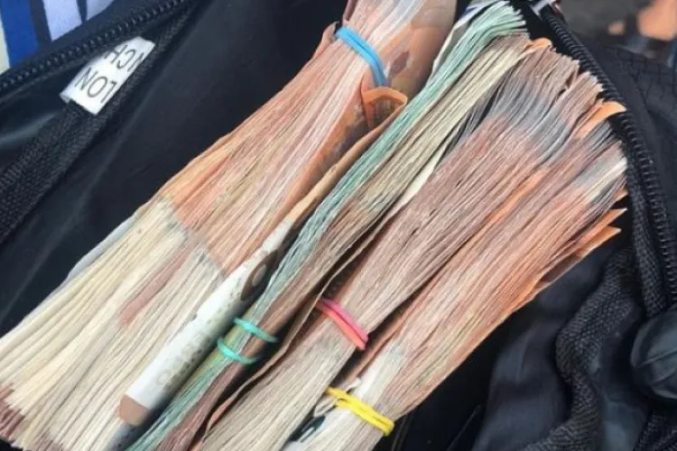 Cum au furat angajaţii unei bănci 4 milioane de euro din contul unui fond privat de pensii