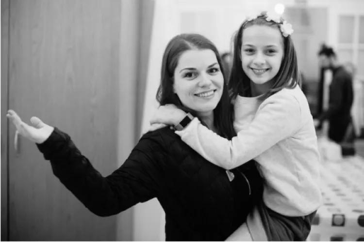 Povestea româncei care a ajuns să facă un master la Harvard Medical School, din dorința de a-și salva copilul