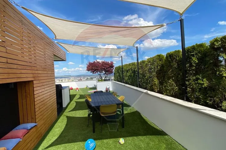 Agentă imobiliară euforică: Apartamentul din Cluj cu 4.100 euro pe metru pătrat, care ”își cheamă stăpânul cu energia și vibrația lui” - FOTO