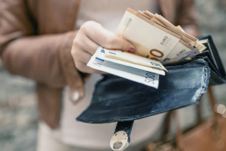 Jobul tot mai căutat, unde salariile ajung la 3.000 de euro. Nu este nevoie de diplomă de BAC
