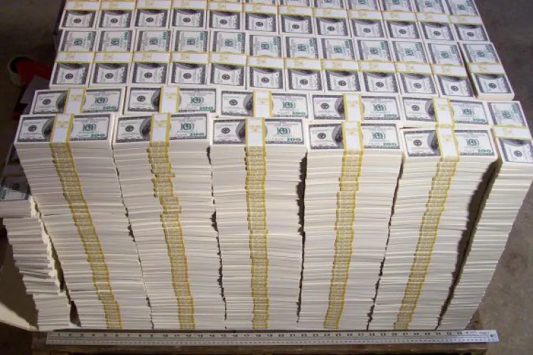 O româncă, pe prima pagină a ziarelor de peste Ocean. Jenica se desparte de soţul miliardar şi cere peste un miliard de dolari la partaj