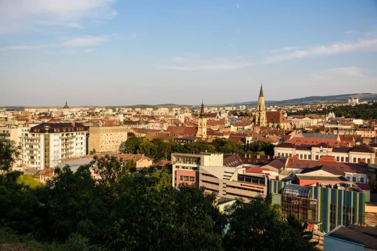 Avertizări meteo ANM de furtuni, grindină şi ploi torenţiale, în Cluj