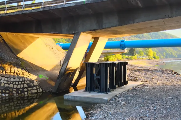 Tișe tace și face! Pe modelul chinezilor, în VITEZĂ s-a turnat beton și s-au pus piloni la podul din Gilău - VIDEO  