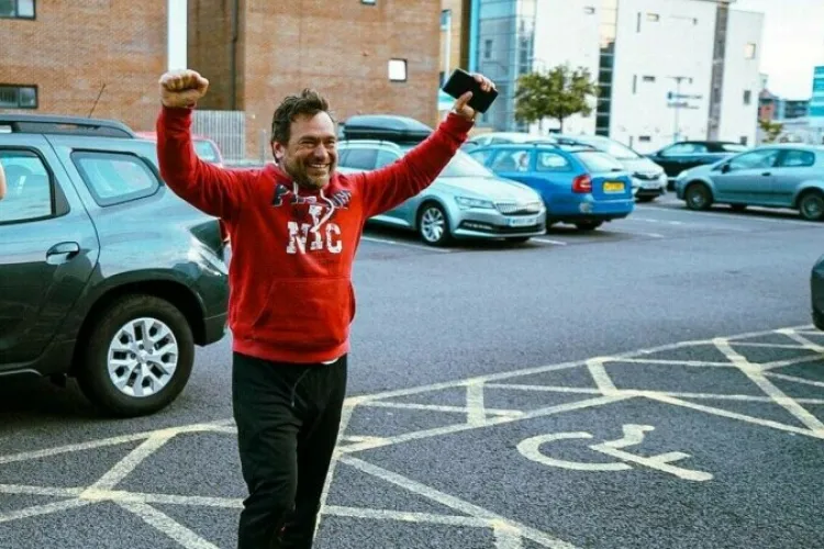 FOTO - Avram Iancu devine primul român care a trecut înot Canalul Bristol