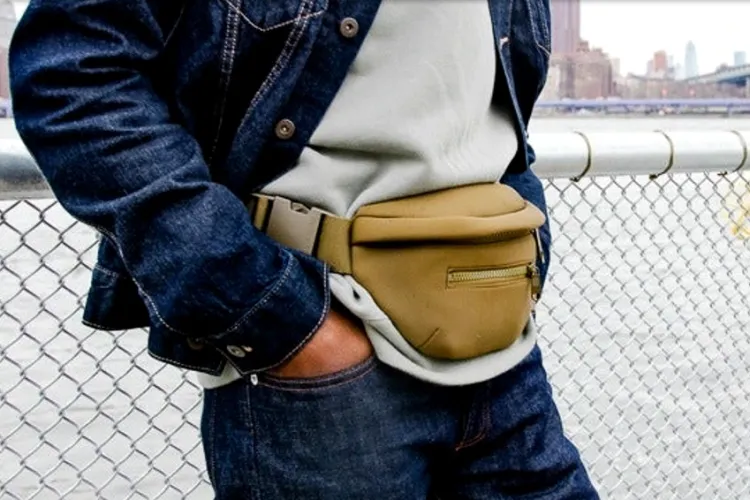 Și-a uitat borseta plină cu droguri într-un mall, iar acum este cercetat penal pentru deținere ilegală de droguri de risc