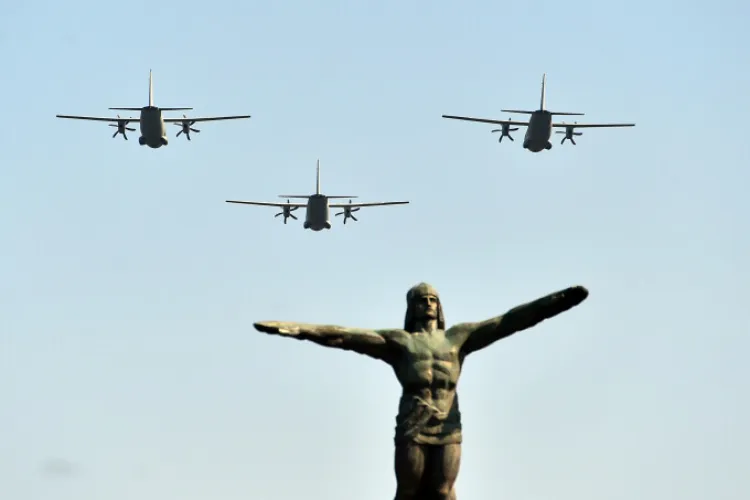 20 iulie: Clujul, survolat de aeronave de luptă cu ocazia Zilei Aviaţiei Române şi a Forţelor Aeriene