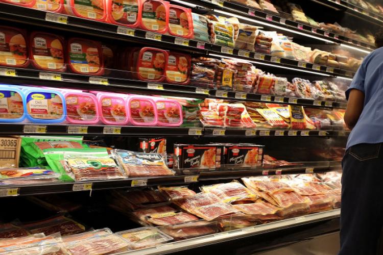 Alimentele din supermarket care favorizează apariția cancerului intestinal: „Este o problemă gravă!”