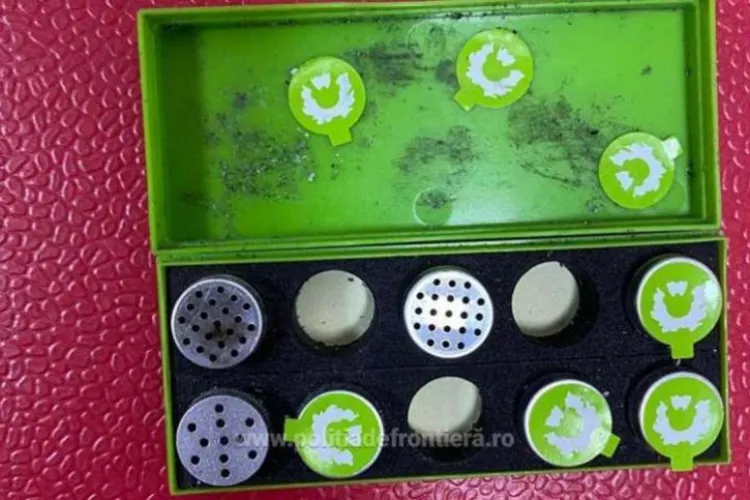 Un olandez care a introdus droguri pe Aeroportul Internaţional Cluj, depistat de către polițiștii de frontieră. Bărbatul venea la festival