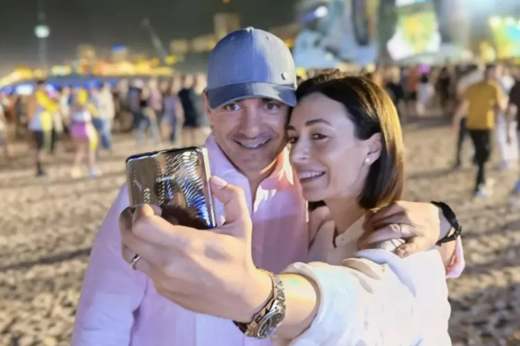 BCR a reziliat contractul cu George Buhnici, după ce vloggerul a spus că merge la mare să vadă piele, nu femei cu vergeturi