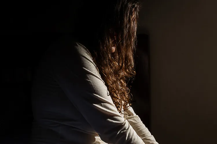 Bărbatul de 72 de ani care şi-a electrocutat soţia, a lăsat în trecut însărcinată o fată de13 ani