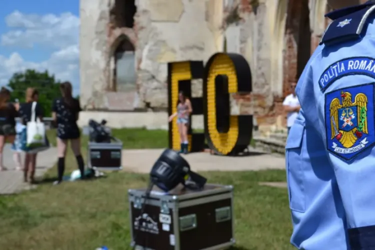 Prima zi a festivalului Electric Castle: Șase tineri au fost prinși cu droguri, iar unul a fost transportat la spital