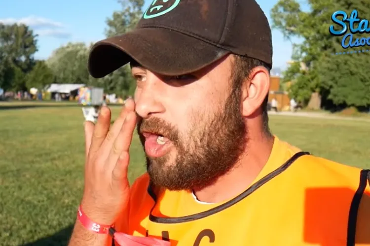 VIDEO - Cine face mai multă mizerie la Electric Castle?: ”Cine se droghează mai mult, ăia fac... Și noi, ce găsim ne drogăm”