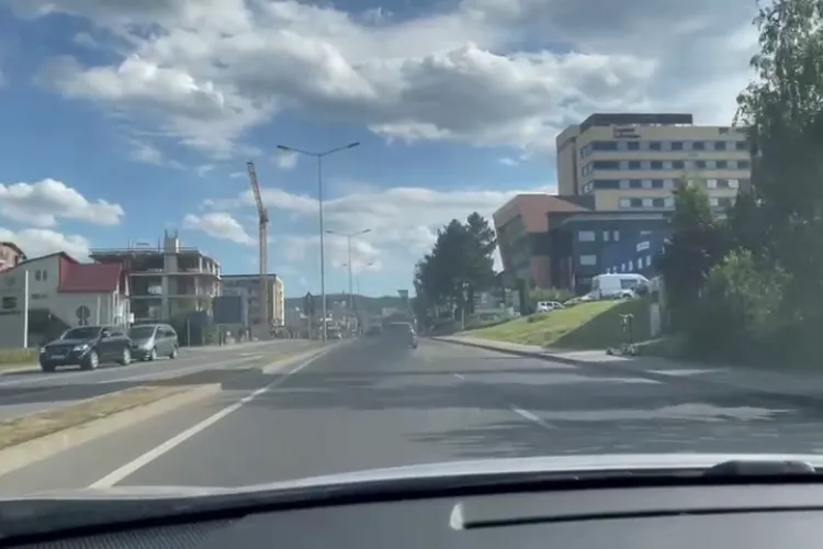 Alt ”criminal al ozonului” pe Calea Turzii. RAR nu ia nicio măsură - VIDEO