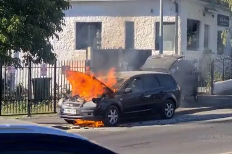 Val de mașini care iau foc la Cluj! Marți dimineața, două mașini au ars pe Calea Turzii - VIDEO