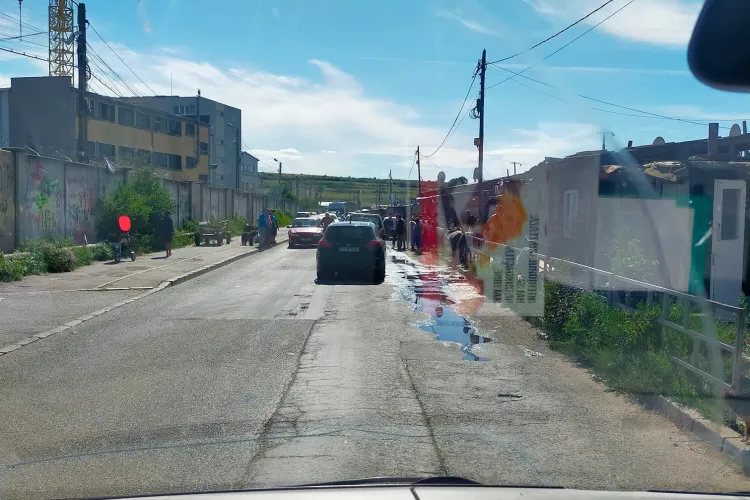 ”Evitați, copil lovit!” - Accident în favelele Clujului, pe strada Cantonului - FOTO