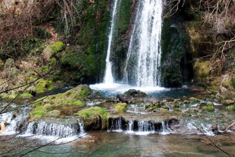 Superba cascadă de la Vadu Crișului! Cum ajungi în acest paradis accesibil oricui - FOTO   