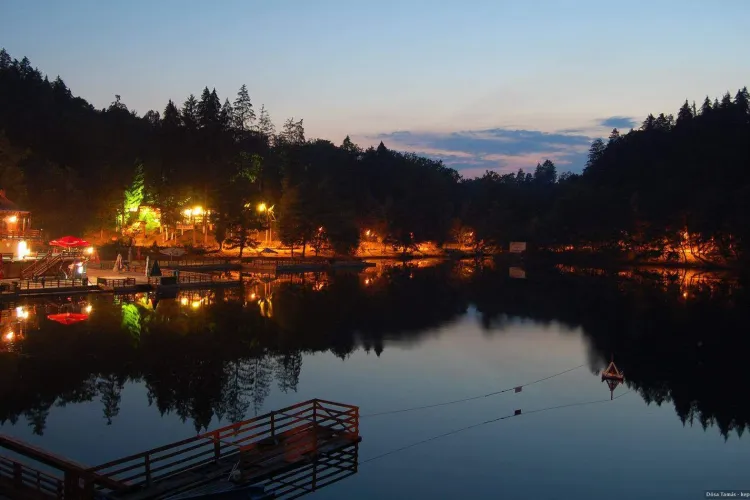 Lacul din România, unic în lume, care a apărut pe 27 mai 1875, la ora 11:00! Apele lui vindecă oamenii