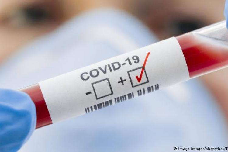 Peste 12.000 de cazuri noi COVID-19, depistate în România. 1.301 infectări noi în județul Cluj 