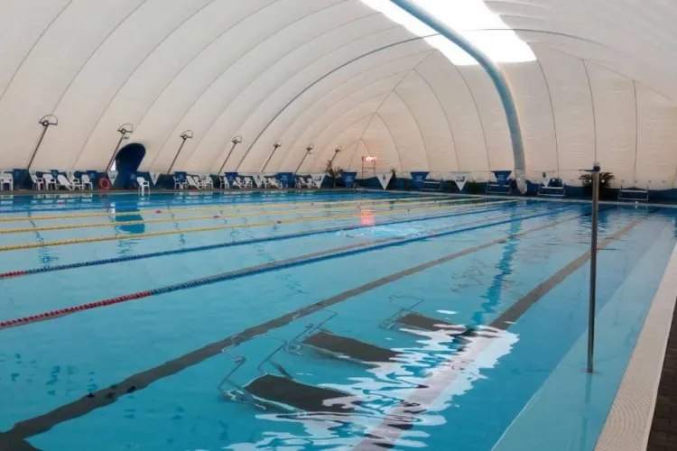 La jumătatea verii, Emil Boc deschide Bazinul Olimpic Grigorescu   