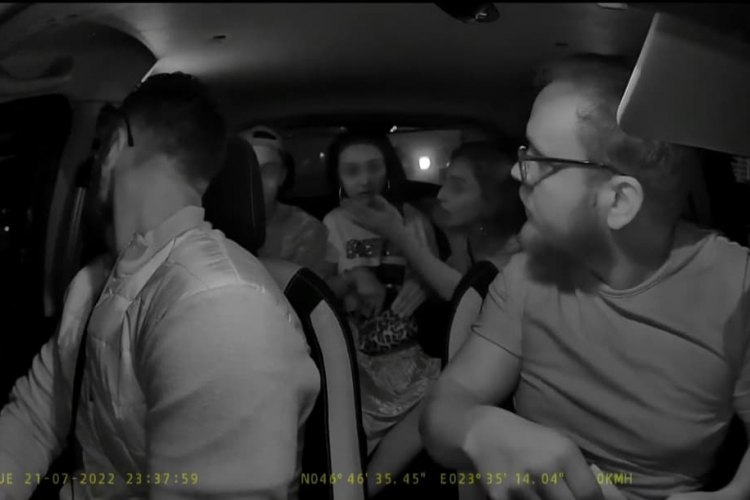 VIDEO. Taximetriștii clujeni, țepuiți de clienți. Schema creată de șmecherași: „complicele bate în geam”