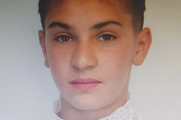 Fată de 13 ani dispărută fără urmă de acasă   