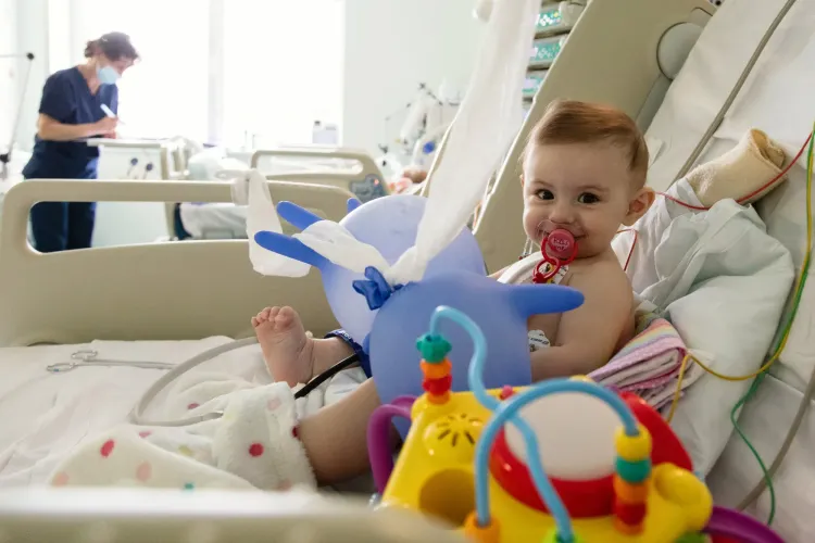 Tot mai mulți copii, infectați cu SARS-Cov-2. Apelul lansat de medici: Avem nevoie de mai multe paturi pentru a-i putea interna