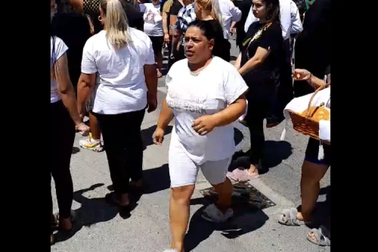 Polițiști bătuți la o înmormântare. Sindicat: E posibil ca 2 patrule de poliție și o duba cu mascați să fie tot personalul aflat în serviciu? - VIDEO   