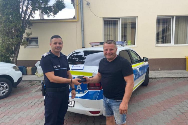 Gest de om bun al unui polițist din Cluj! A returnat ce a găsit și totul s-a terminat cu bine
