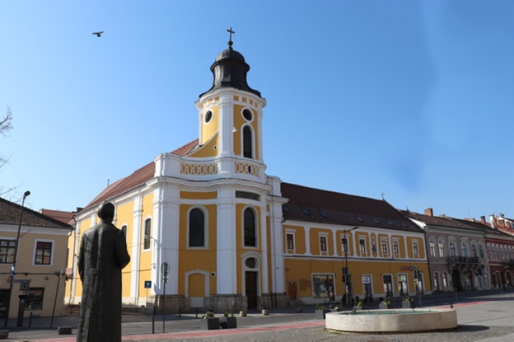 Hramul Catedralei „Schimbarea la Față” din Cluj-Napoca, sărbătorit astăzi. „Lumina Schimbării la Față este lumina cu care ne așteaptă Isus”