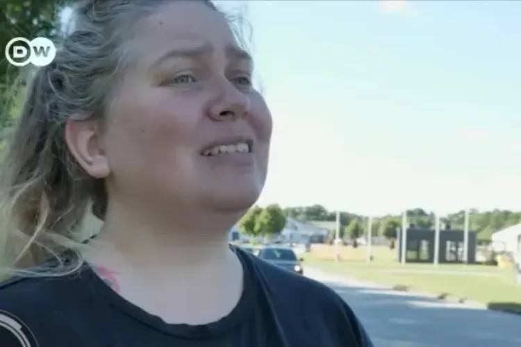 O mamă s-a trezit cu fetița luată la graniță de autorități și dată spre adopție