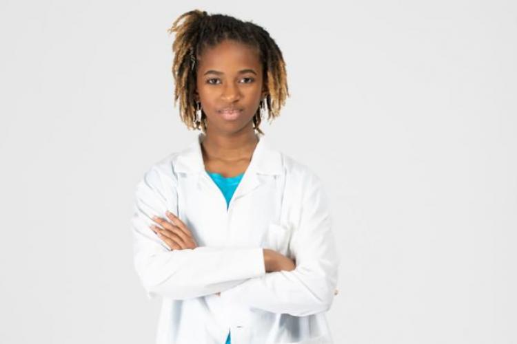 Poveste unică: O adolescentă a fost admisă la Medicină la doar 13 ani. Cum a fost posibil