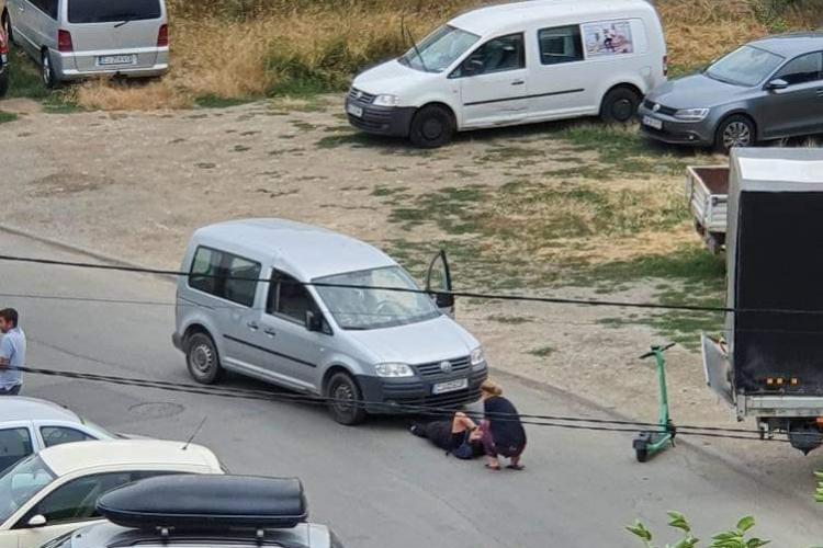 Cluj-Napoca: Un trotinetist a fost lovit de o mașină pe strada Anina - FOTO