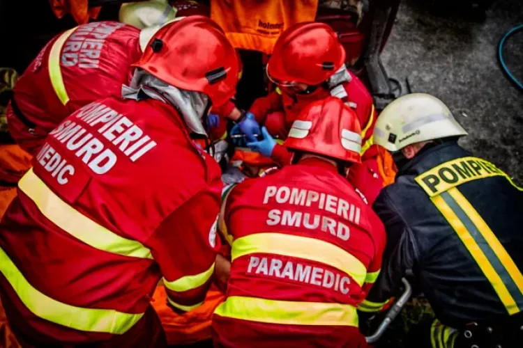 Poarta unei case de pe Calea Turzii a căzut peste o femeie