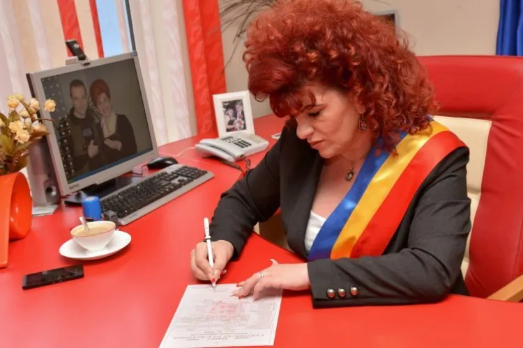 ”Primărița de fier” a Clujului nu mai acceptă că ”merge și așa”: ”După asta cinci ani nu se mai sparg drumurile”   