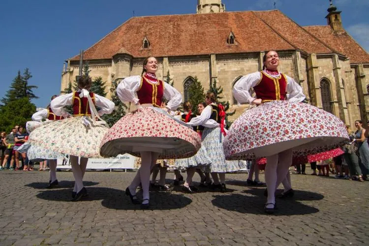 Restricții ale traficului rutier în centrul Clujului cu ocazia Zilelor Culturale Maghiare. Vezi ce străzi vor fi închise