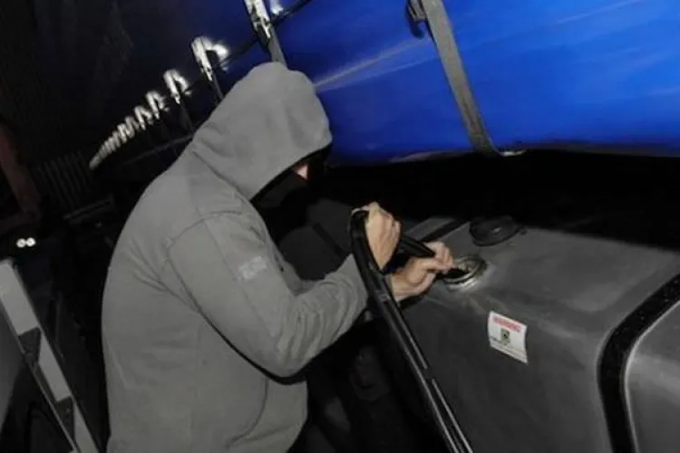 Cluj: Au furat 200 de litri de motorină dintr-un camion, pentru că nu aveau bani de un plin. I-au prins în vama Nădlac