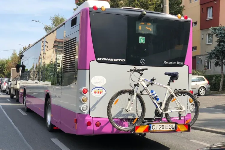 CTP Cluj: 14 autobuze din Cluj-Napoca au suporturi de biciclete