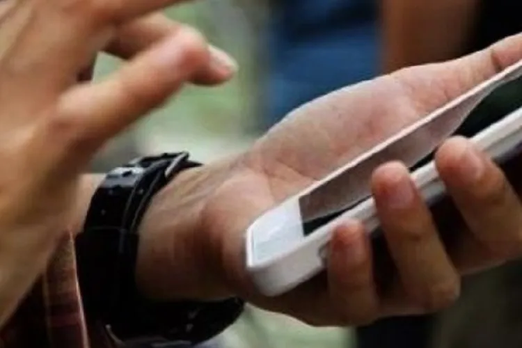 Un golan din Florești i-a cerut telefonul pentru a suna pe cineva și a refuzat să-l returneze