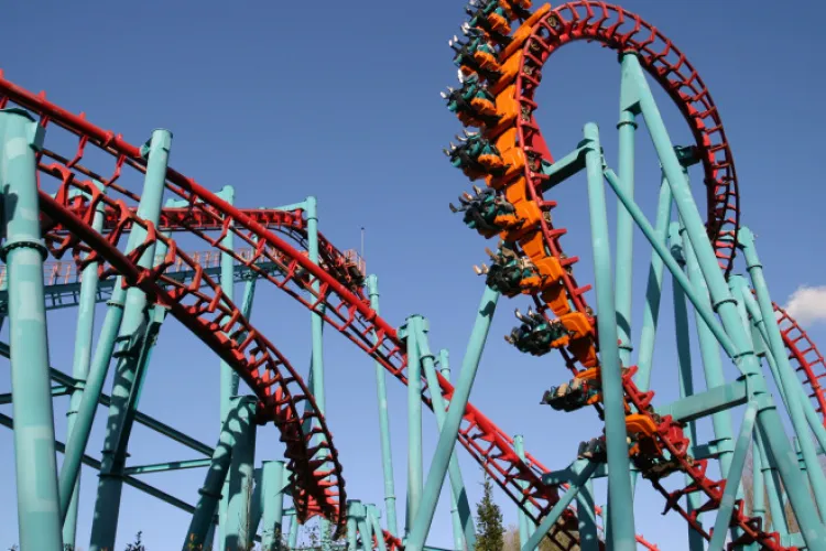 Distracția unei femei s-a terminat tragic. A căzut din rollercoaster într-un parc de distracții