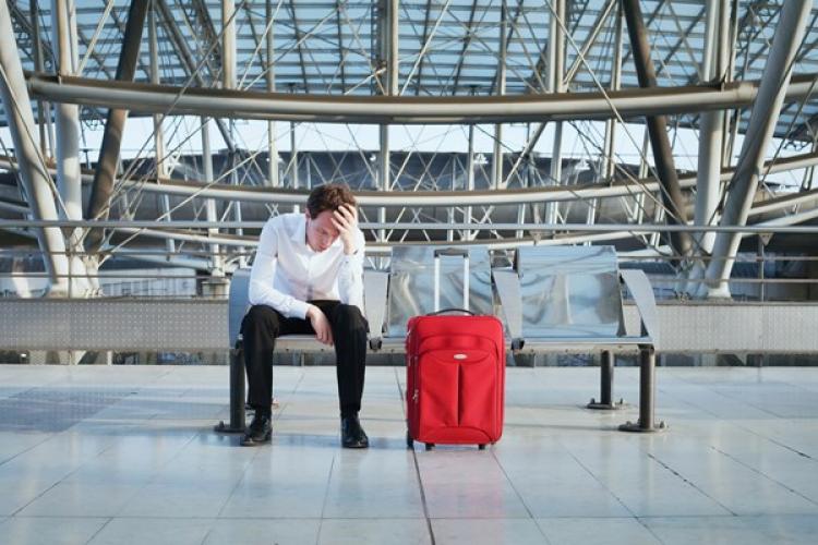 Nebunie pe Aeroportul Internațional „Avram Iancu” Cluj: Fiecare pasager a fost „jumulit” de 40 de euro dacă nu avea check-in online. Sistemul, blocat