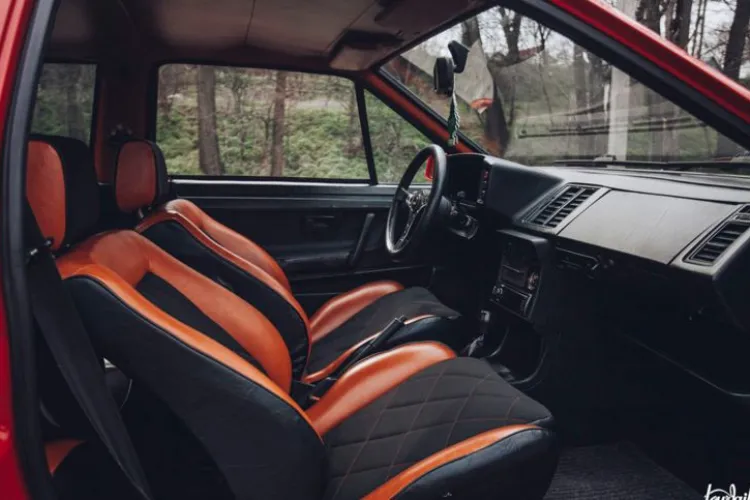 Românul se crede mai șmecher decât legea! Și-a scos mașina la tombolă și acum are dosar penal