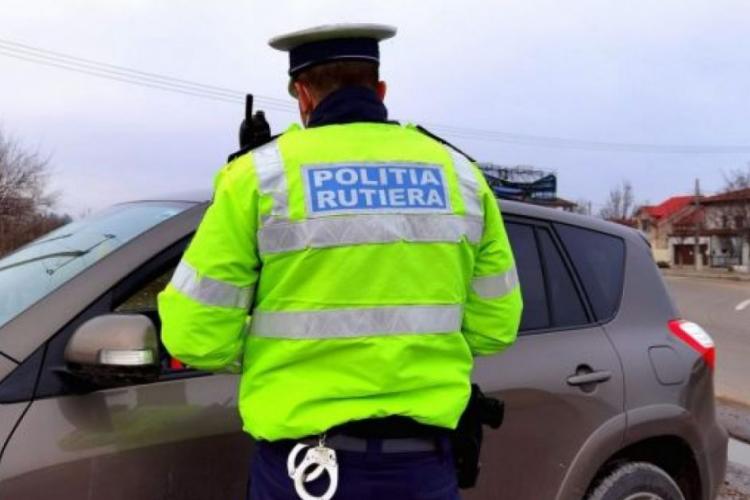 Polițiști reținuți pentru șpagă! Le cereau bani șoferilor, ca să nu le dea amenzi contravenționale