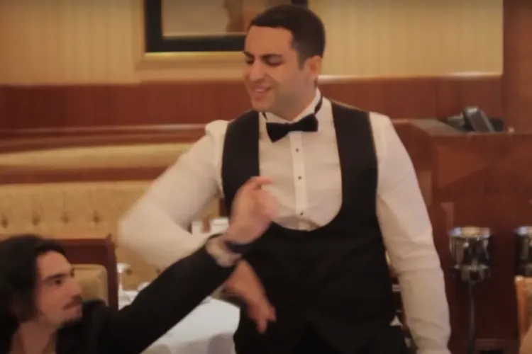 Transilvănenii, cei mai politicoși la restaurant. În Maramureș și Bucovina, se vorbește tare și cu gura plină